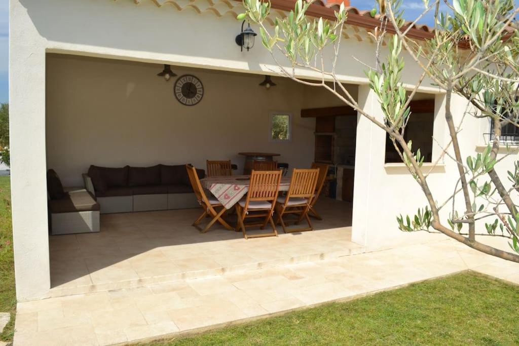 Joli Appartement Au Calme Entre Nimes Et Avignon Meynes Экстерьер фото